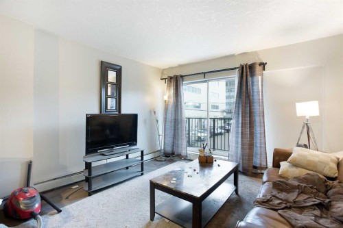 2D-515 17 Avenue Sw, Calgary, AB - Indoor Photo Showing Living Room