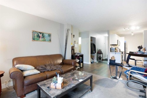 2D-515 17 Avenue Sw, Calgary, AB - Indoor Photo Showing Living Room
