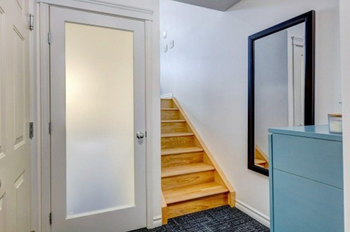 105 Inglewood Grove Se, Calgary, AB - Indoor Photo Showing Other Room