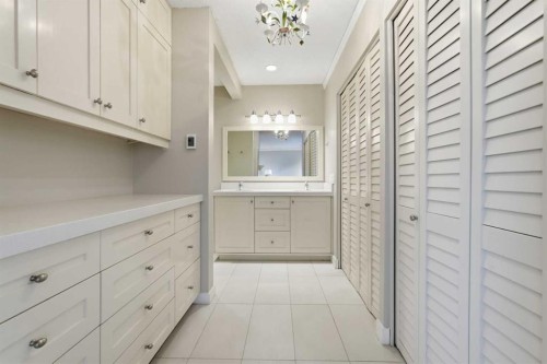 327 Willow Ridge Place Se, Calgary, AB - Indoor Photo Showing Other Room