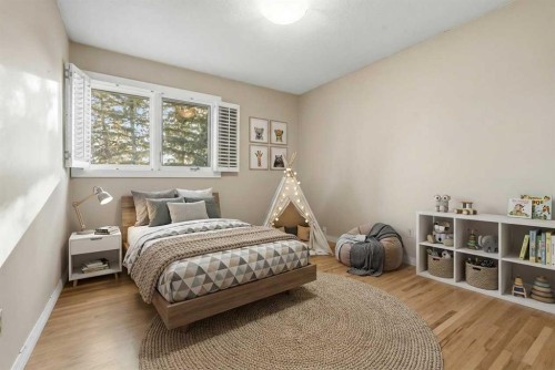 327 Willow Ridge Place Se, Calgary, AB - Indoor Photo Showing Bedroom