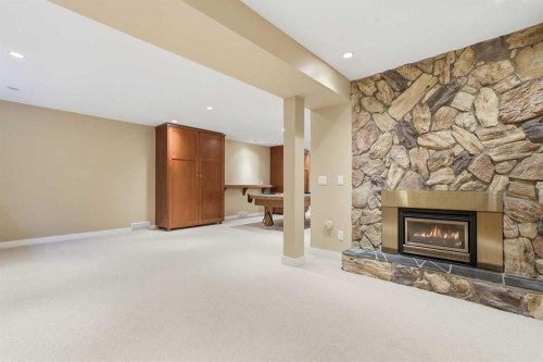 327 Willow Ridge Place Se, Calgary, AB - Indoor With Fireplace