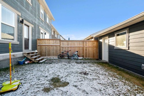 950 Mahogany Boulevard Se, Calgary, AB - Outdoor With Exterior