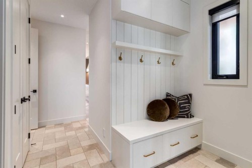 120 Greenwich Heath Nw, Calgary, AB - Indoor Photo Showing Other Room