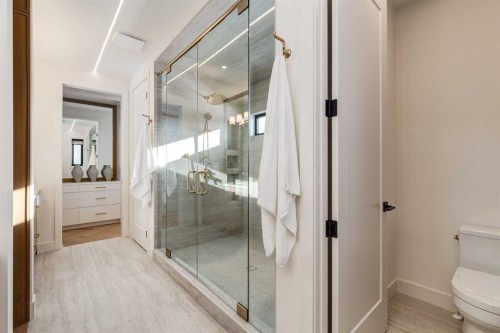 120 Greenwich Heath Nw, Calgary, AB - Indoor Photo Showing Bathroom