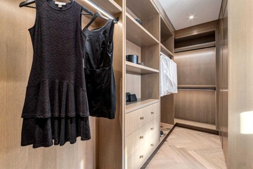 120 Greenwich Heath Nw, Calgary, AB - Indoor With Storage