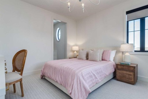 120 Greenwich Heath Nw, Calgary, AB - Indoor Photo Showing Bedroom