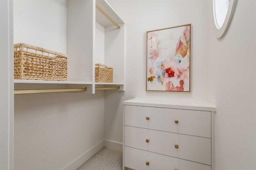 120 Greenwich Heath Nw, Calgary, AB - Indoor Photo Showing Other Room