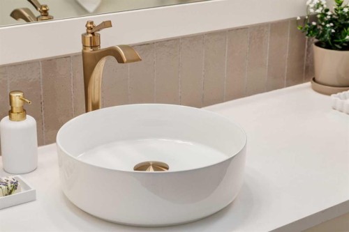 120 Greenwich Heath Nw, Calgary, AB - Indoor Photo Showing Bathroom