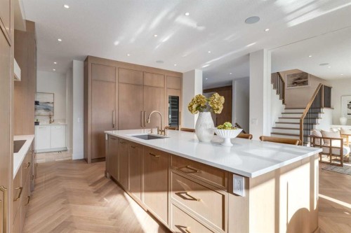 120 Greenwich Heath Nw, Calgary, AB - Indoor Photo Showing Kitchen With Upgraded Kitchen