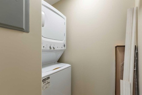 4104-10 Prestwick Bay Se, Calgary, AB - Indoor Photo Showing Laundry Room