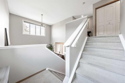 9 Hidden Valley Crescent Nw, Calgary, AB - Indoor Photo Showing Other Room
