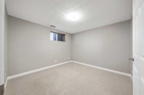 9 Hidden Valley Crescent Nw, Calgary, AB - Indoor Photo Showing Other Room