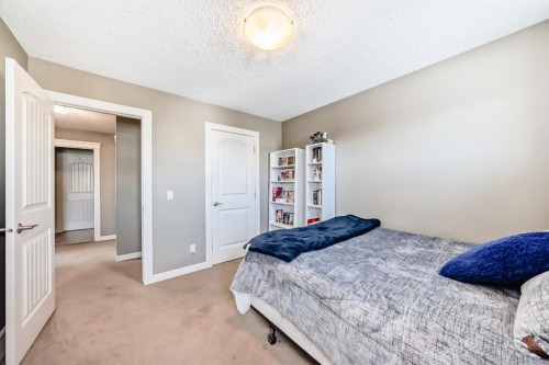 4 Auburn Sound Court Se, Calgary, AB - Indoor Photo Showing Bedroom