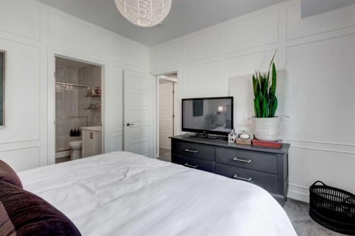 405 Cranbrook Walk Se, Calgary, AB - Indoor Photo Showing Bedroom