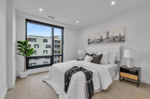 513-8375 Broadcast Avenue Sw, Calgary, AB - Indoor Photo Showing Bedroom