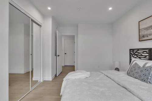 513-8375 Broadcast Avenue Sw, Calgary, AB - Indoor Photo Showing Bedroom