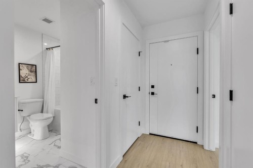 513-8375 Broadcast Avenue Sw, Calgary, AB - Indoor