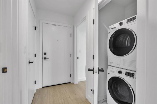 513-8375 Broadcast Avenue Sw, Calgary, AB - Indoor Photo Showing Laundry Room