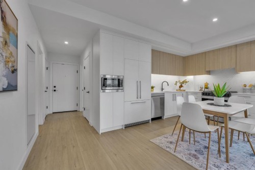 513-8375 Broadcast Avenue Sw, Calgary, AB - Indoor