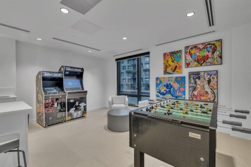 513-8375 Broadcast Avenue Sw, Calgary, AB - Indoor Photo Showing Other Room