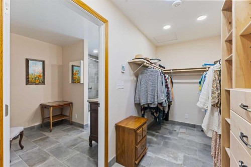 717 East Road, Standard, AB - Indoor With Storage