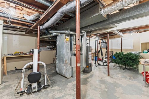 717 East Road, Standard, AB - Indoor Photo Showing Basement