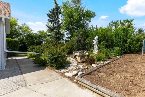 717 East Road, Standard, AB - Outdoor