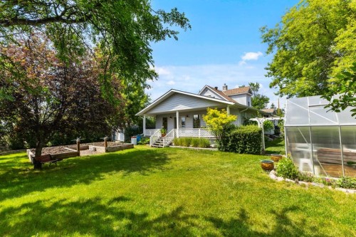 717 East Road, Standard, AB - Outdoor With Deck Patio Veranda