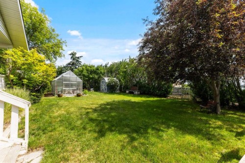 717 East Road, Standard, AB - Outdoor