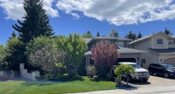 7 Mountain Park Circle SE Calgary, AB T2Z 2B8