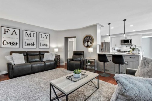 7 Mountain Park Circle Se, Calgary, AB - Indoor Photo Showing Living Room
