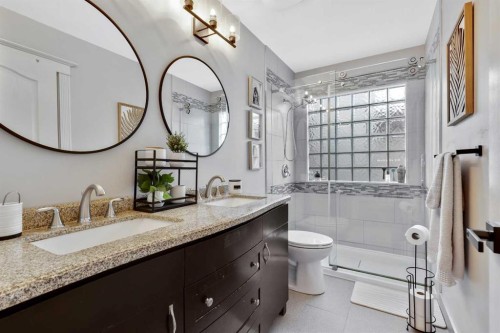 7 Mountain Park Circle Se, Calgary, AB - Indoor Photo Showing Bathroom