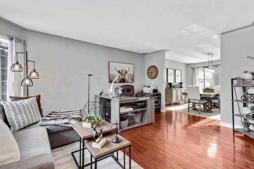 7 Mountain Park Circle Se, Calgary, AB - Indoor Photo Showing Living Room