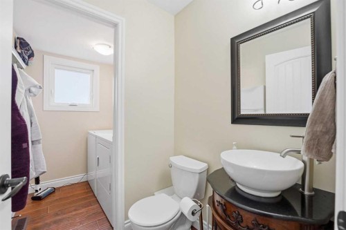 188 Millrise Drive Sw, Calgary, AB - Indoor Photo Showing Bathroom