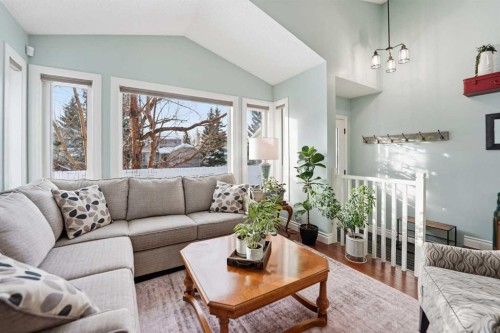 188 Millrise Drive Sw, Calgary, AB - Indoor Photo Showing Living Room