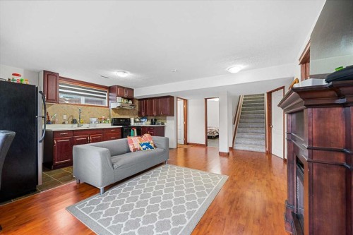 280 Windermere Drive, Chestermere, AB - Indoor Photo Showing Living Room