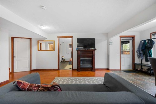 280 Windermere Drive, Chestermere, AB - Indoor Photo Showing Living Room