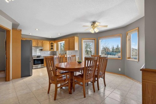 116 Hampshire Grove Nw, Calgary, AB - Indoor Photo Showing Dining Room