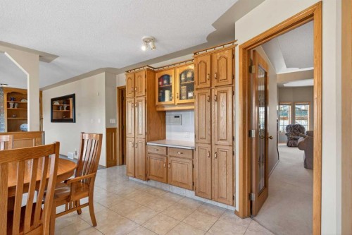 116 Hampshire Grove Nw, Calgary, AB - Indoor Photo Showing Dining Room