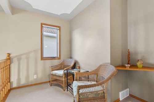 116 Hampshire Grove Nw, Calgary, AB - Indoor Photo Showing Other Room