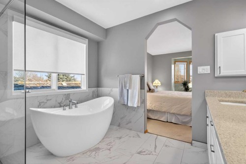 116 Hampshire Grove Nw, Calgary, AB - Indoor Photo Showing Bathroom