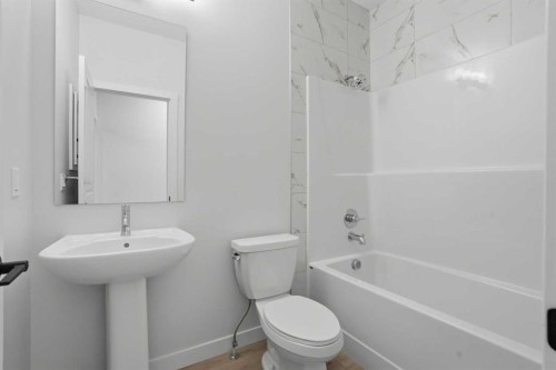 117 Clearwater Terrace, Chestermere, AB - Indoor Photo Showing Bathroom