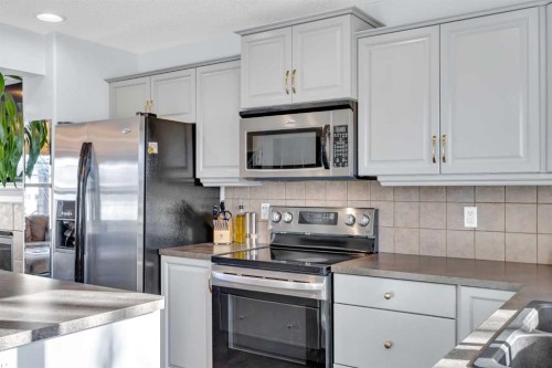 139 Prestwick Point Se, Calgary, AB - Indoor Photo Showing Kitchen