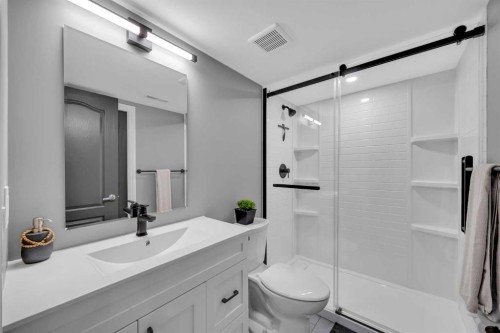 139 Prestwick Point Se, Calgary, AB - Indoor Photo Showing Bathroom