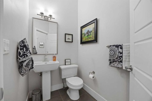 184 Magenta Crescent, Chestermere, AB - Indoor Photo Showing Bathroom