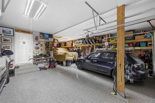184 Magenta Crescent, Chestermere, AB - Indoor Photo Showing Garage