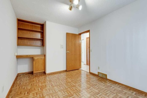 106 Sienna Hills Drive Sw, Calgary, AB - Indoor Photo Showing Other Room