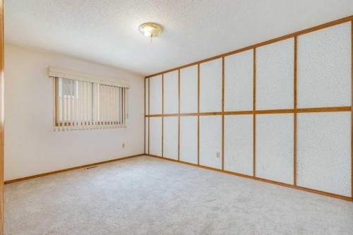 106 Sienna Hills Drive Sw, Calgary, AB - Indoor Photo Showing Other Room