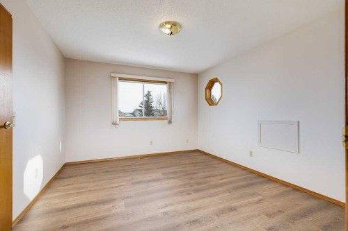 106 Sienna Hills Drive Sw, Calgary, AB - Indoor Photo Showing Other Room